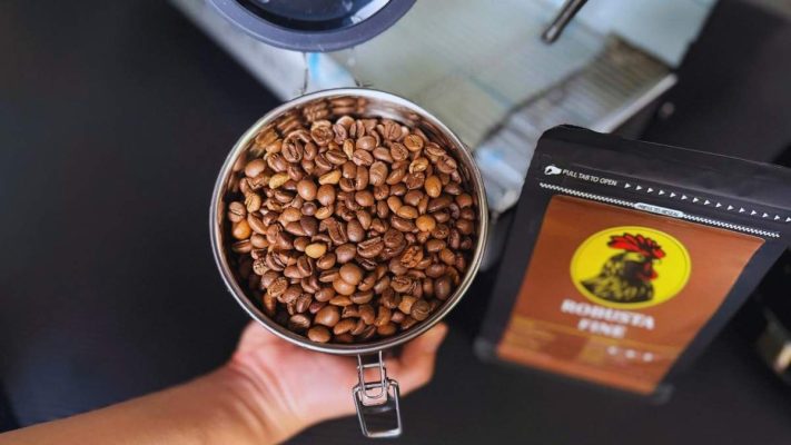 Đóng gói Robusta Fine trong túi zip van 1 chiều để giữ hương vị lâu dài.