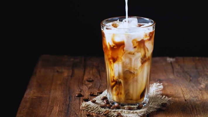 Ly cà phê Arabica rang bơ với hương béo ngậy, vị dịu nhẹ.