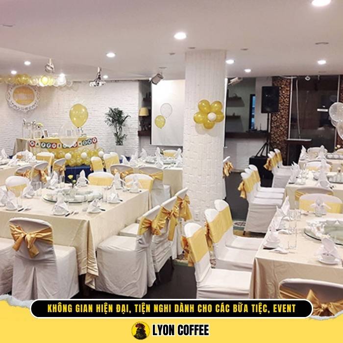 Không gian của quán Ân Nam Restaurant & Cafe