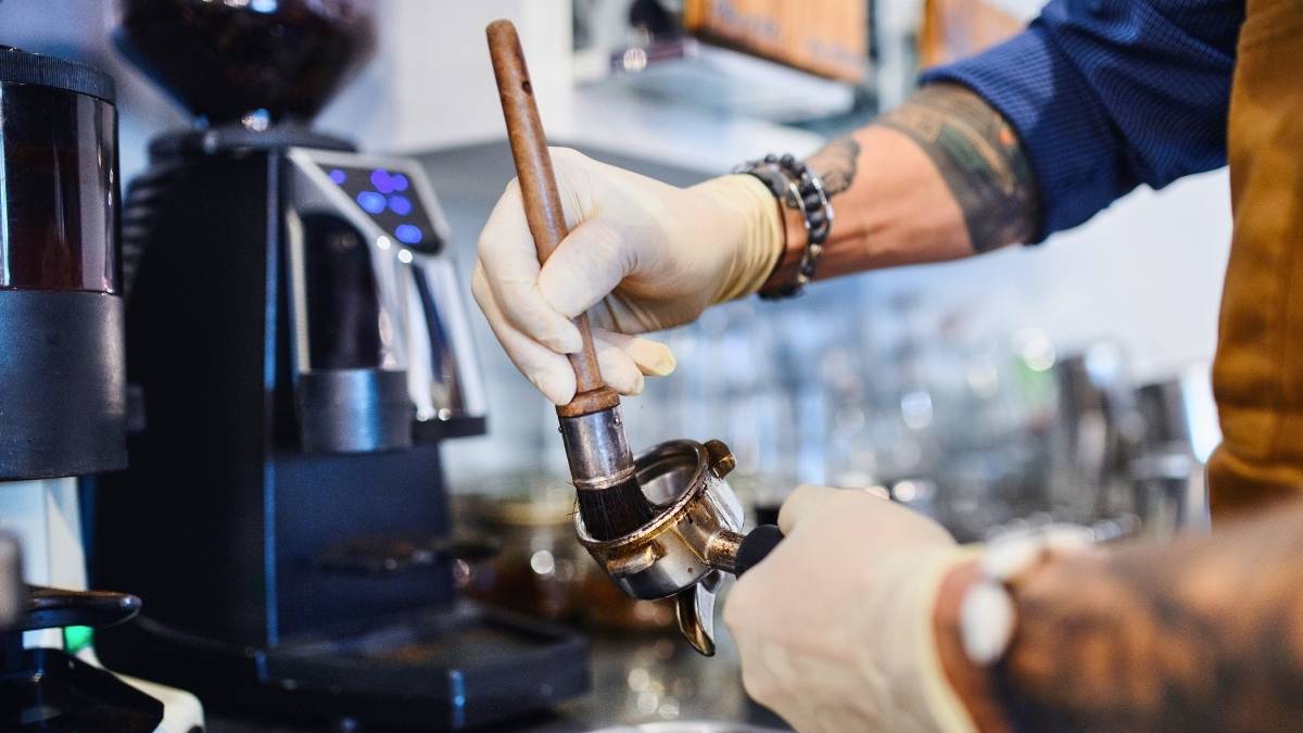 Bàn chải cọ vệ sinh máy pha cà phê tiện dụng cho barista