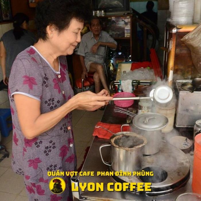 Quán cafe vợt Phan Đình Phùng