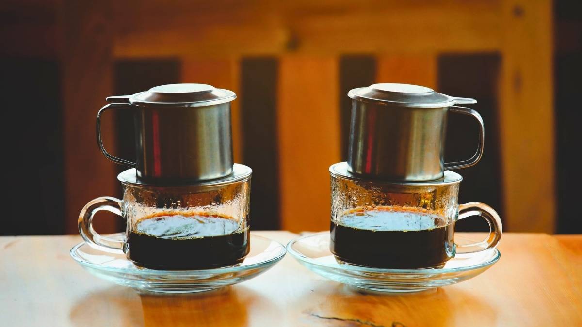 Cách pha cà phê đen đá Sài Gòn đậm vị truyền thống