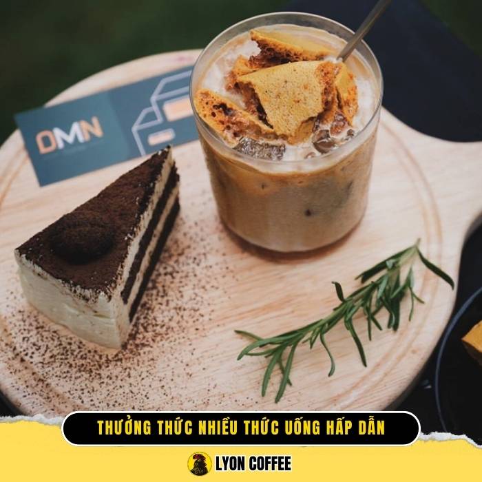 Hương vị cà phê đậm đà và ẩm thực tươi ngon