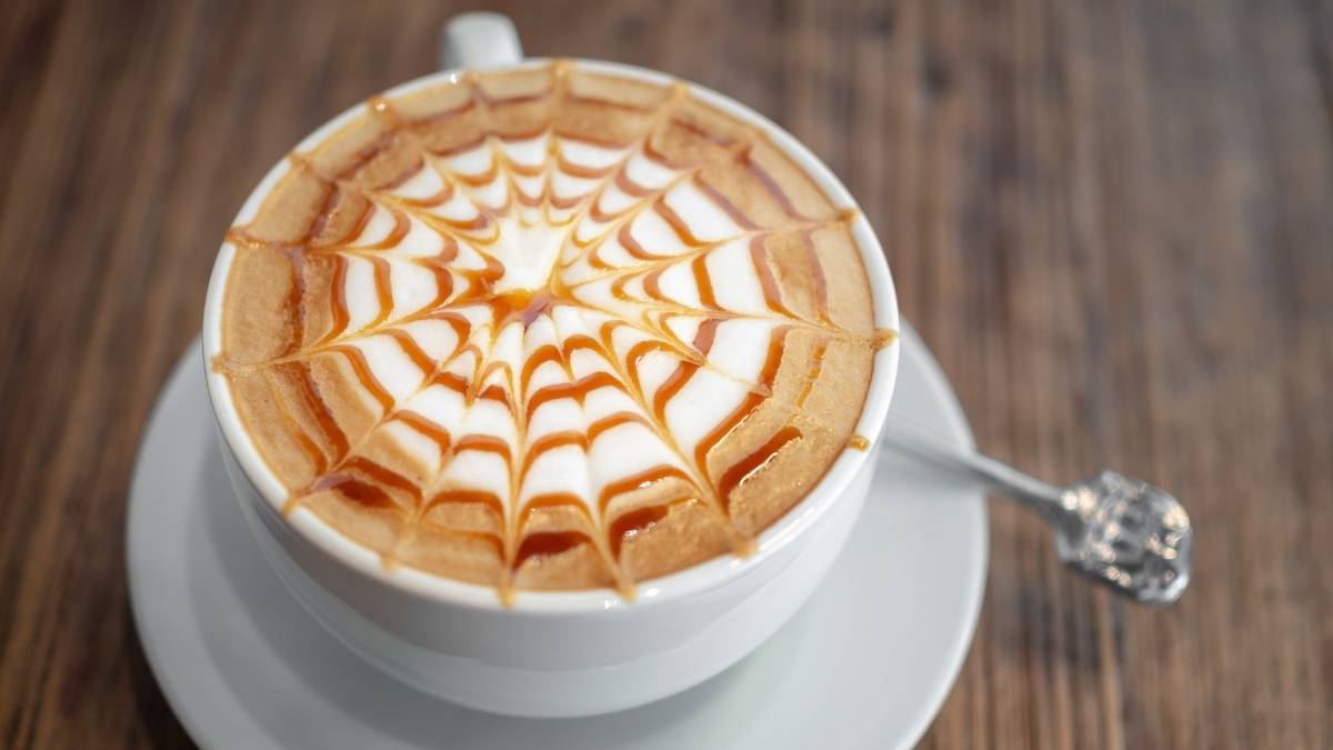 Caramel macchiato đồ uống cà phê ngọt ngào nổi bật