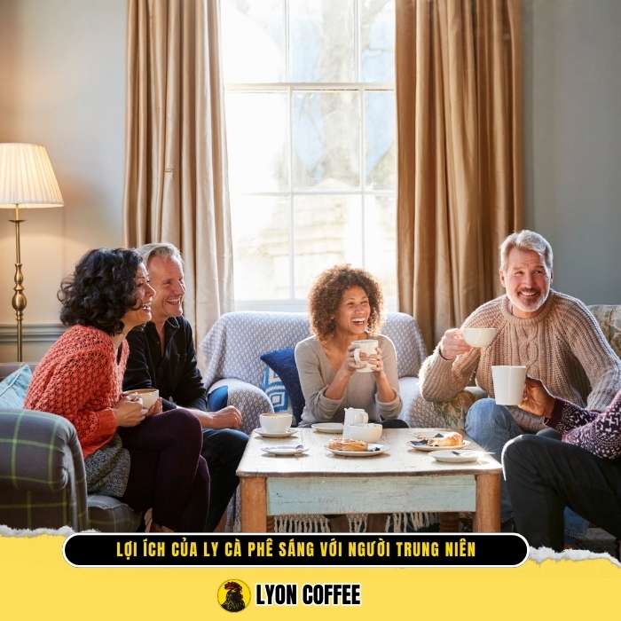 Lợi ích của ly cà phê sáng với người trung niên