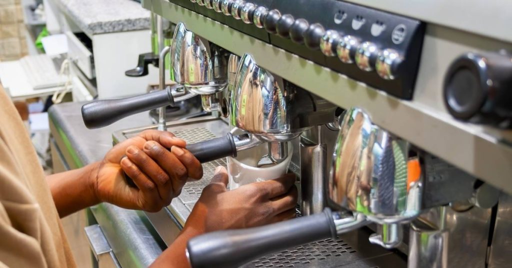 Máy pha cà phê và máy xay cà phê tại Hậu Giang