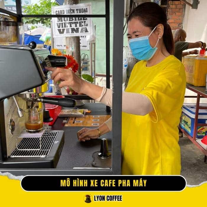 So sánh mô hình xe cafe pha máy và xe cafe pha phin mang đi